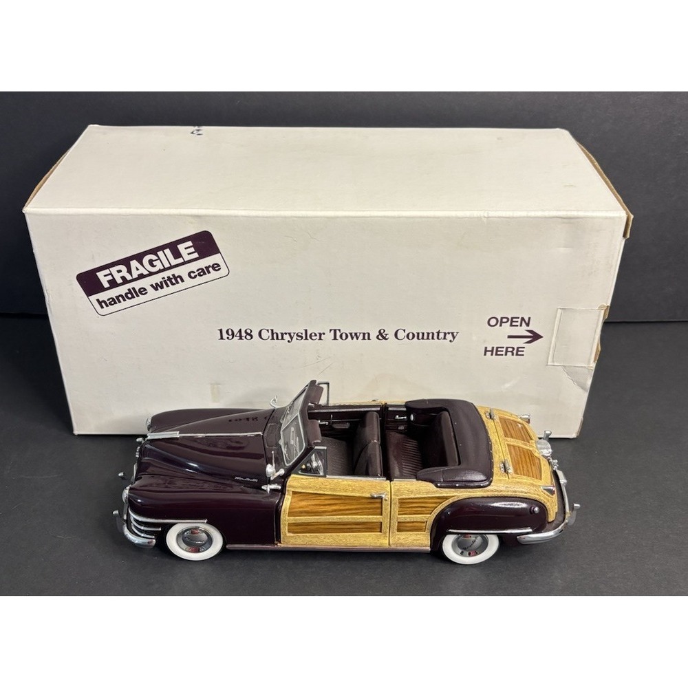 Danbury Mint 1948 Chrysler Town & Country Diecast 1:24 Convertible Diecast